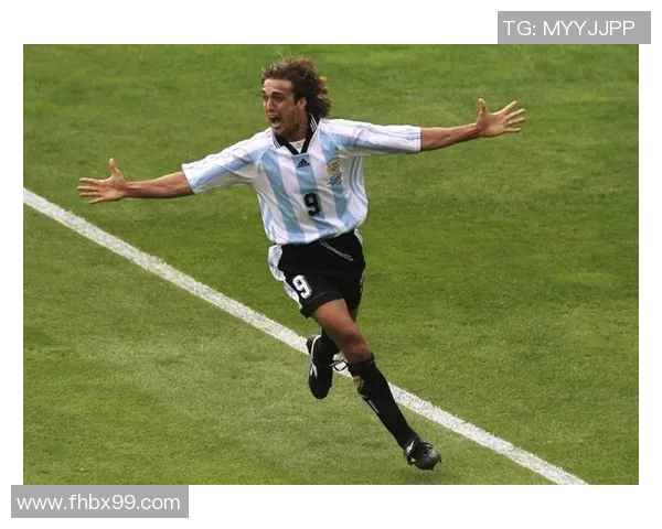 全球足球百大球星排行解析 细数足坛传奇与新星的辉煌成就