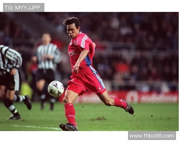 国内知名足球球星私下抽烟习惯引发大众关注与健康话题讨论